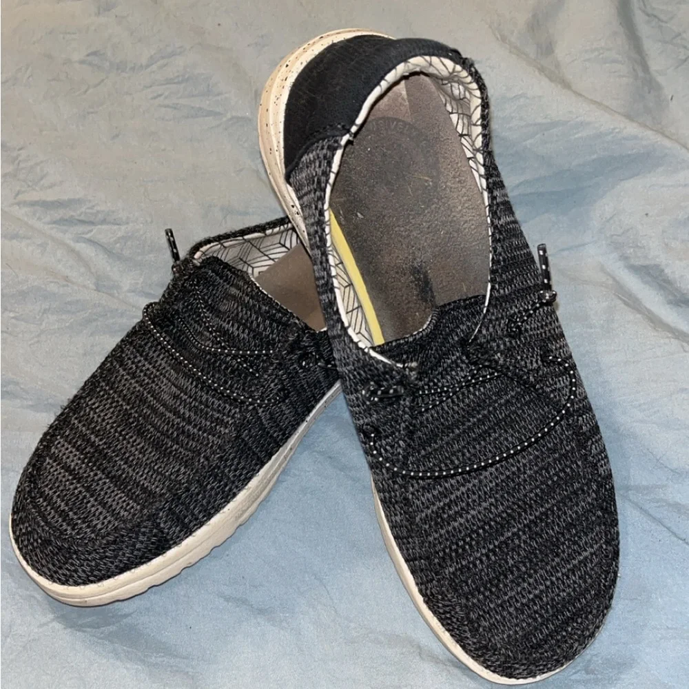 Hey Dude Kids Shoes Size 6